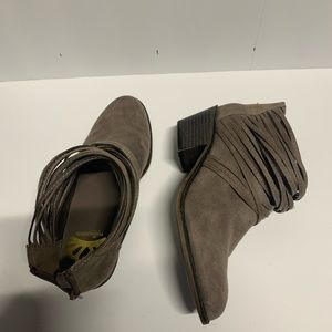 Super cute suede boots